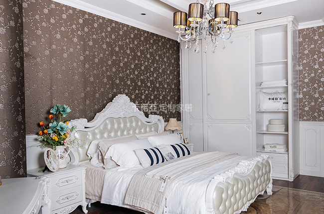 平開(kāi)門(mén)衣柜怎么樣？平開(kāi)門(mén)衣柜的優(yōu)缺點(diǎn)有哪些？