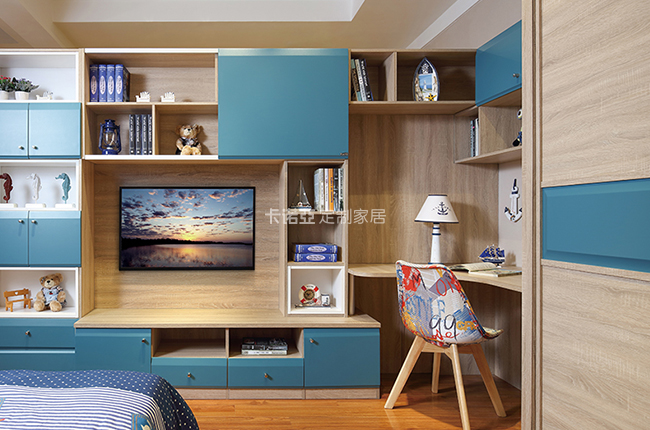 兒童書桌怎么定制？?jī)和瘯蓝ㄖ谱⒁馐马?xiàng)有哪些？