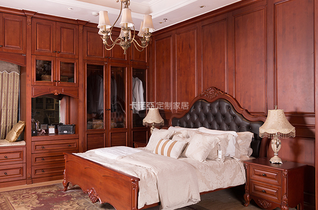 哪個牌子的定制衣柜是實木？定制實木衣柜的知名品牌介紹